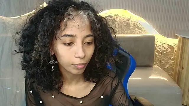 Snapshot of Agnis_ink_r chatting on 29, 11, 2025 Agnis ink r online show from 29, 11, 2025