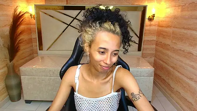 Snapshot of Agnis_ink_r chatting on 15, 11, 2025 Agnis ink r online show from 15, 11, 2025