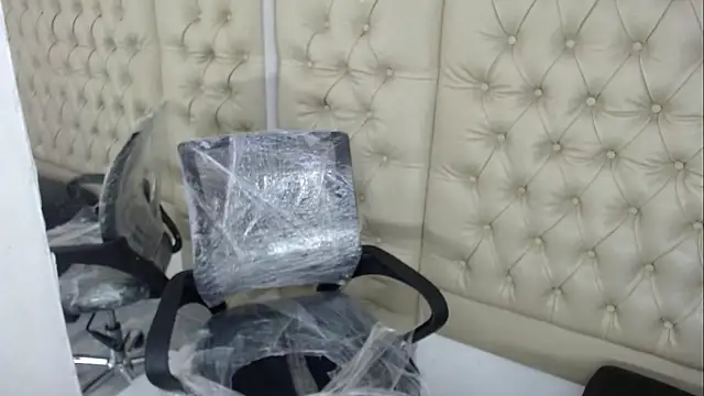 JessicaHott01 online show from 4, 12, 2025