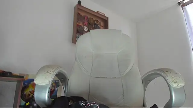 mila dash online show from 5, 12, 2025