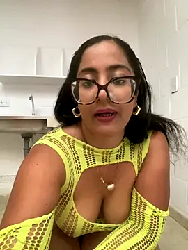 Snapshot of Jessyivonne chatting on 16, 10, 2025 Jessyivonne online show from 16, 10, 2025