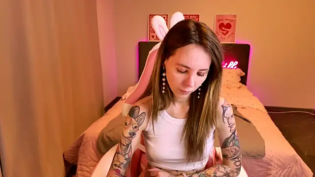 MiaGraham1 online show from 22, 4, 2026