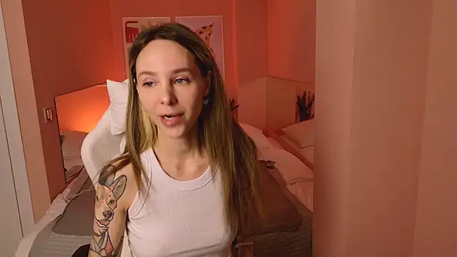 MiaGraham1 online show from 30, 10, 2025