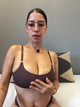 luvely online show from 17, 4, 2026