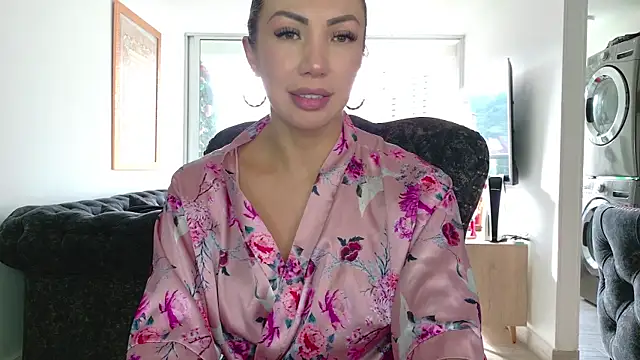 Snapshot of Sarahlove_90 chatting on 30, 9, 2025 Sarahlove 90 online show from 30, 9, 2025
