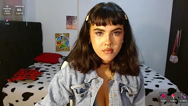 Divinejewel444 online show from 29, 10, 2025