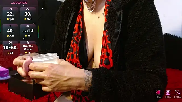 Divinejewel444 online show from 5, 11, 2025