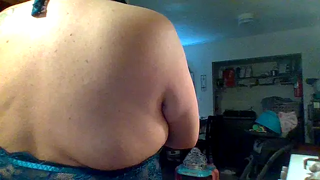 Snapshot of ScrawburryBBW chatting on 8, 10, 2025 ScrawburryBBW online show from 8, 10, 2025