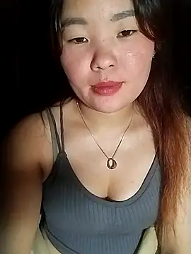 Snapshot of lylylove chatting on 8, 7, 2026 lylylove online show from 8, 7, 2026