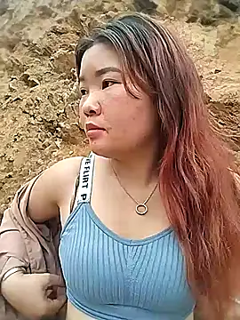 lylylove online show from 25, 3, 2026