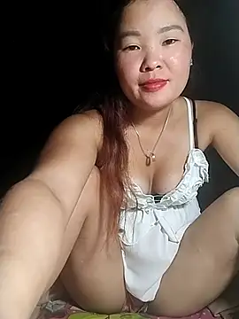 Snapshot of lylylove chatting on 21, 7, 2026 lylylove online show from 21, 7, 2026