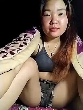 lylylove online show from 30, 4, 2026