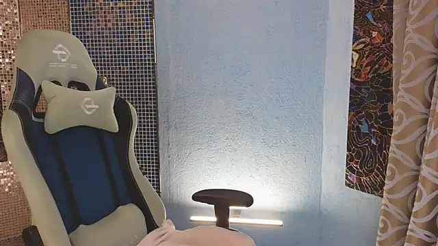 LeilaUv online show from 11, 9, 2025