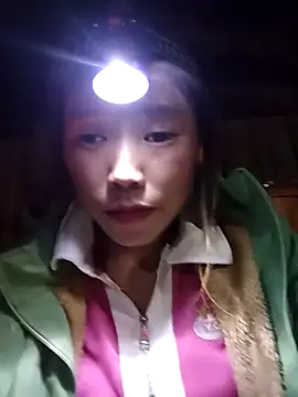 Ngocmi909 online show from 15, 12, 2025