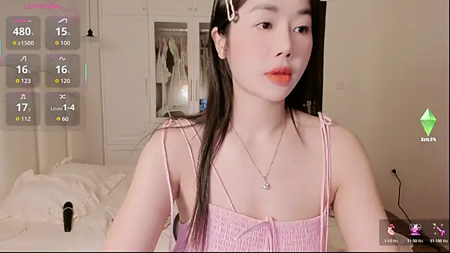 Snapshot of strawberry-ni chatting on 20, 10, 2025 strawberry-ni online show from 20, 10, 2025