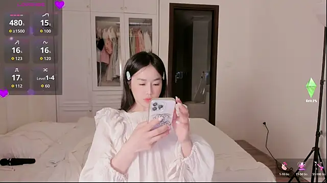 Snapshot of strawberry-ni chatting on 30, 10, 2025 strawberry-ni online show from 30, 10, 2025