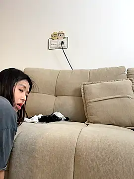 Snapshot of strawberry-ni chatting on 4, 11, 2025 strawberry-ni online show from 4, 11, 2025