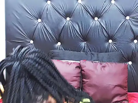 AppleAss02 online show from 25, 10, 2025