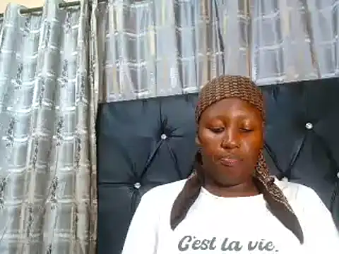 MelaninBunii online show from 18, 9, 2025