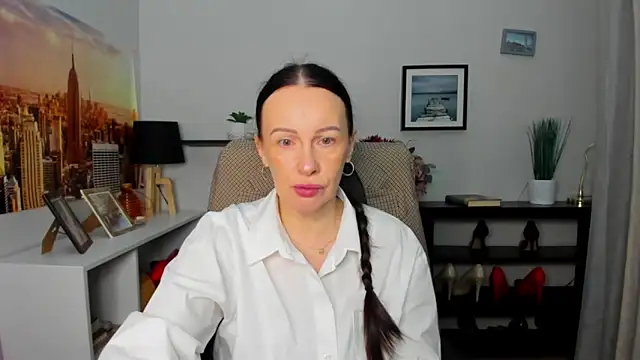 Velvet Jasmine online show from 19, 12, 2025