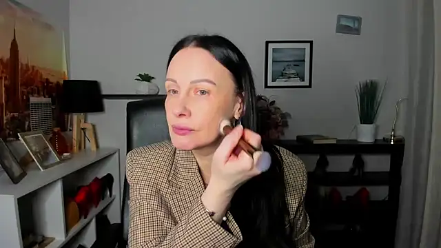 Velvet Jasmine online show from 17, 12, 2025