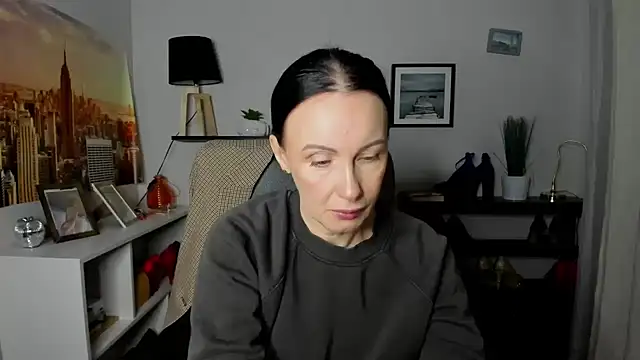 Velvet Jasmine online show from 17, 2, 2026