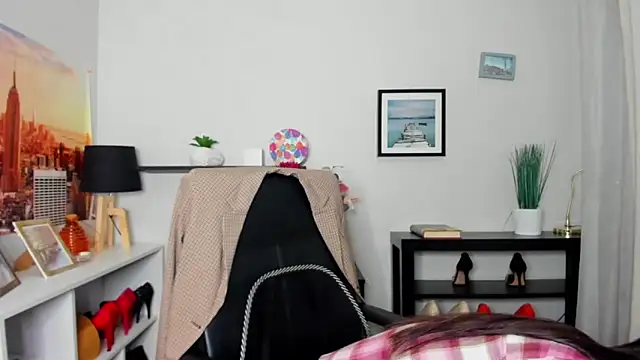 Velvet Jasmine online show from 20, 12, 2025