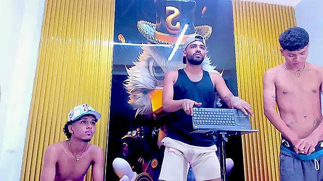 Snapshot of Extreme_boys2 chatting on 10, 10, 2025 Extreme boys2 online show from 10, 10, 2025