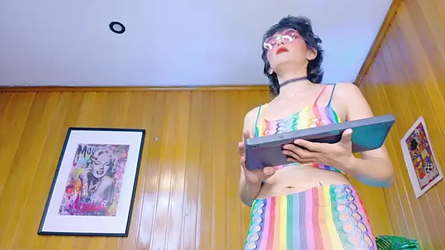 Snapshot of Zafiro_Gem_ chatting on 5, 11, 2025 Zafiro Gem online show from 5, 11, 2025