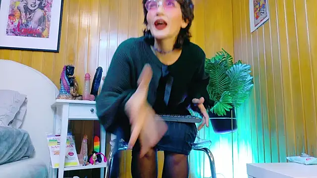 Snapshot of Zafiro_Gem_ chatting on 18, 11, 2025 Zafiro Gem online show from 18, 11, 2025