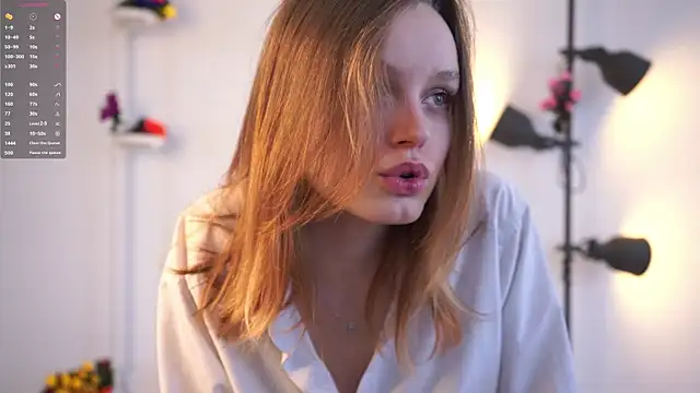 Snapshot of MandaReh chatting on 14, 10, 2025 MandaReh online show from 14, 10, 2025