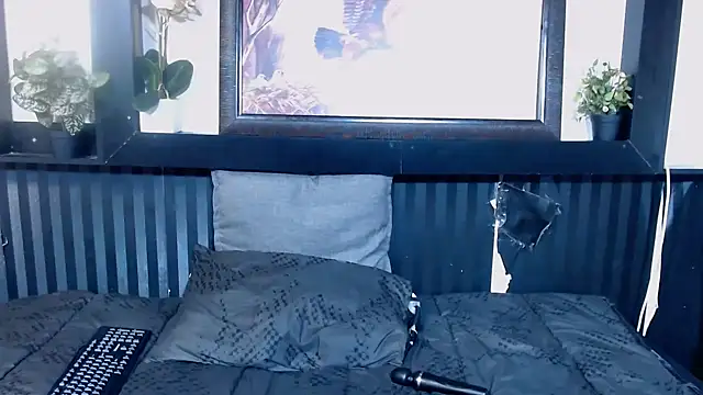 Snapshot of DarkQueen25x chatting on 12, 10, 2025 DarkQueen25x online show from 12, 10, 2025