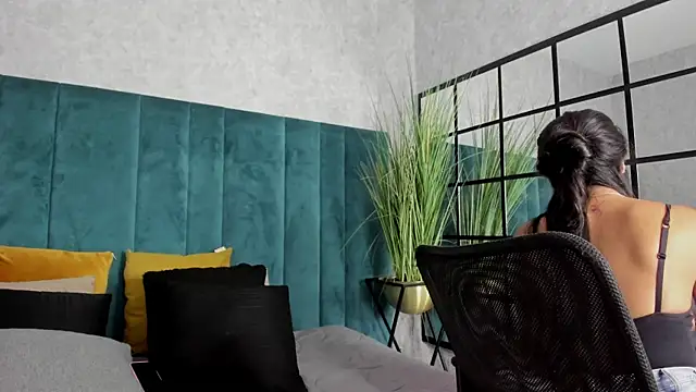 LunaEmber  online show from 15, 9, 2025