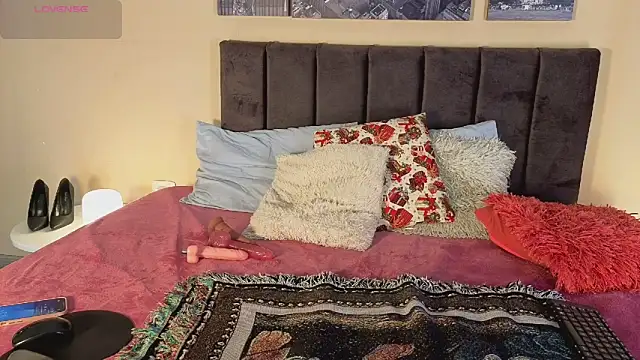 HelenaCole- online show from 8, 2, 2026