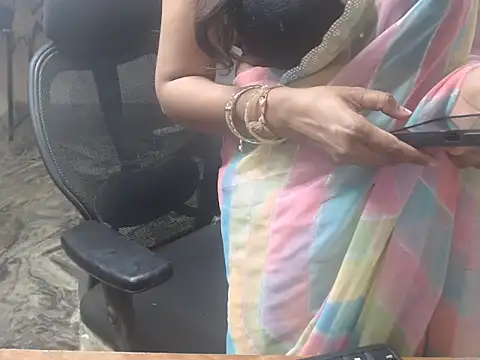  LoveBirds online show from 7, 3, 2026