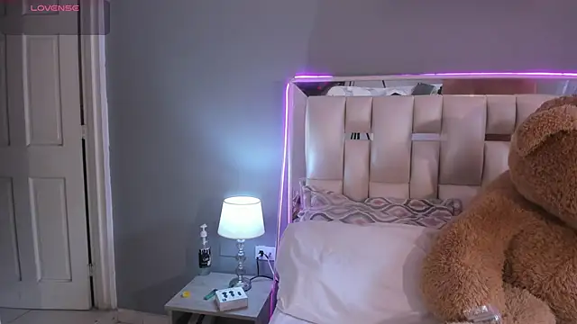 Darlyn tenderhot   online show from 13, 11, 2025