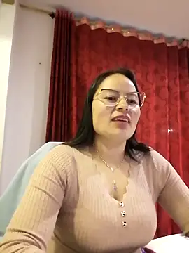 Daliz Leon online show from 13, 10, 2025