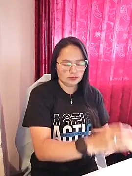 Daliz Leon online show from 21, 11, 2025