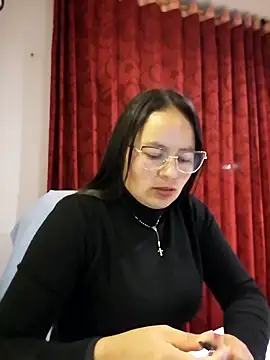 Daliz Leon online show from 18, 10, 2025