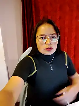 Daliz Leon online show from 11, 11, 2025