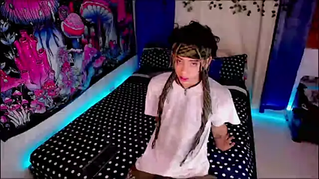 Snapshot of Thedoll_ethan7 chatting on 7, 4, 2026 Thedoll ethan7 online show from 7, 4, 2026