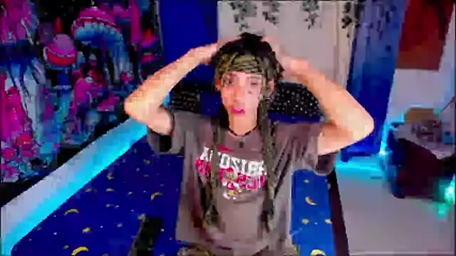 Snapshot of Thedoll_ethan7 chatting on 6, 5, 2026 Thedoll ethan7 online show from 6, 5, 2026