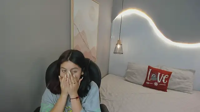 Snapshot of Julieth_brown_ chatting on 20, 11, 2025 Julieth brown online show from 20, 11, 2025