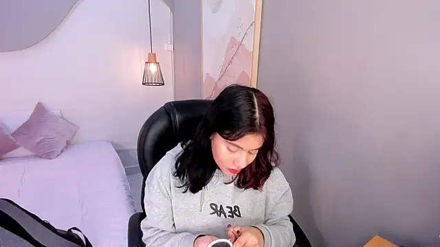 Snapshot of Julieth_brown_ chatting on 1, 12, 2025 Julieth brown online show from 1, 12, 2025