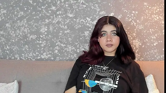 Julieth brown  online show from 4, 12, 2025