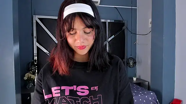 Snapshot of Julieth_brown_ chatting on 8, 10, 2025 Julieth brown online show from 8, 10, 2025