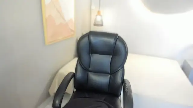 Julieth brown  online show from 19, 12, 2025