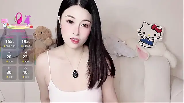 Snapshot of LuLu-Moon chatting on 13, 11, 2025 LuLu-Moon online show from 13, 11, 2025