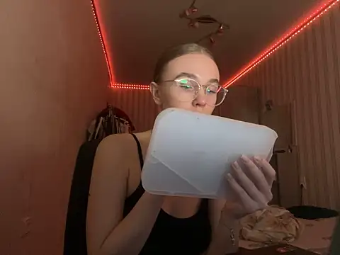 bellameow88 online show from 10, 10, 2025