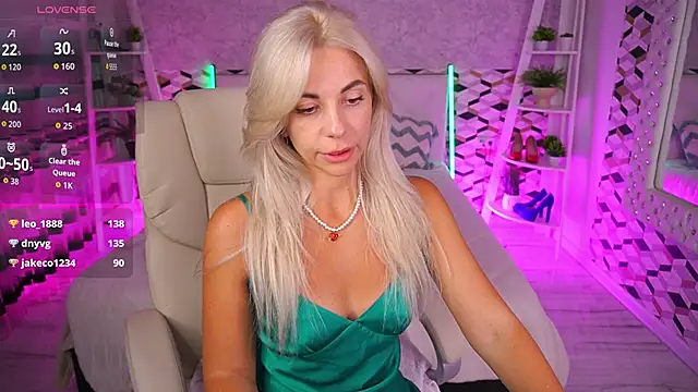 Snapshot of BellaRayyy chatting on 22, 6, 2026 BellaRayyy online show from 22, 6, 2026